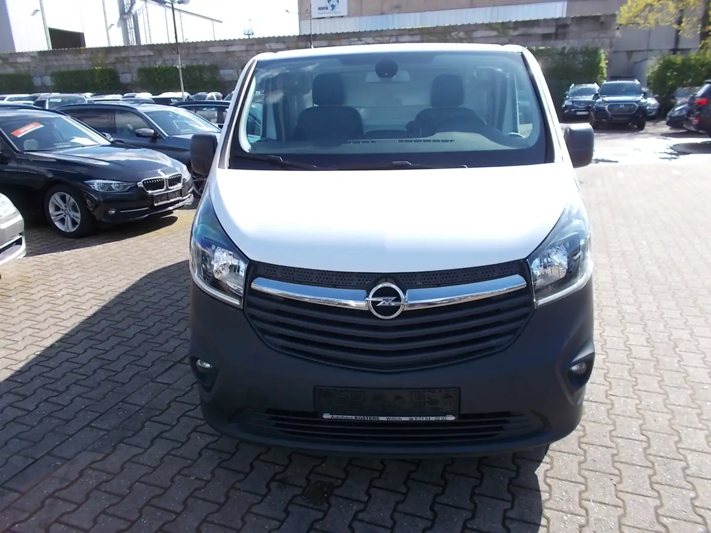Opel Vivaro B Kasten L2H1, AHK, Navi, Klima Weiß - 2