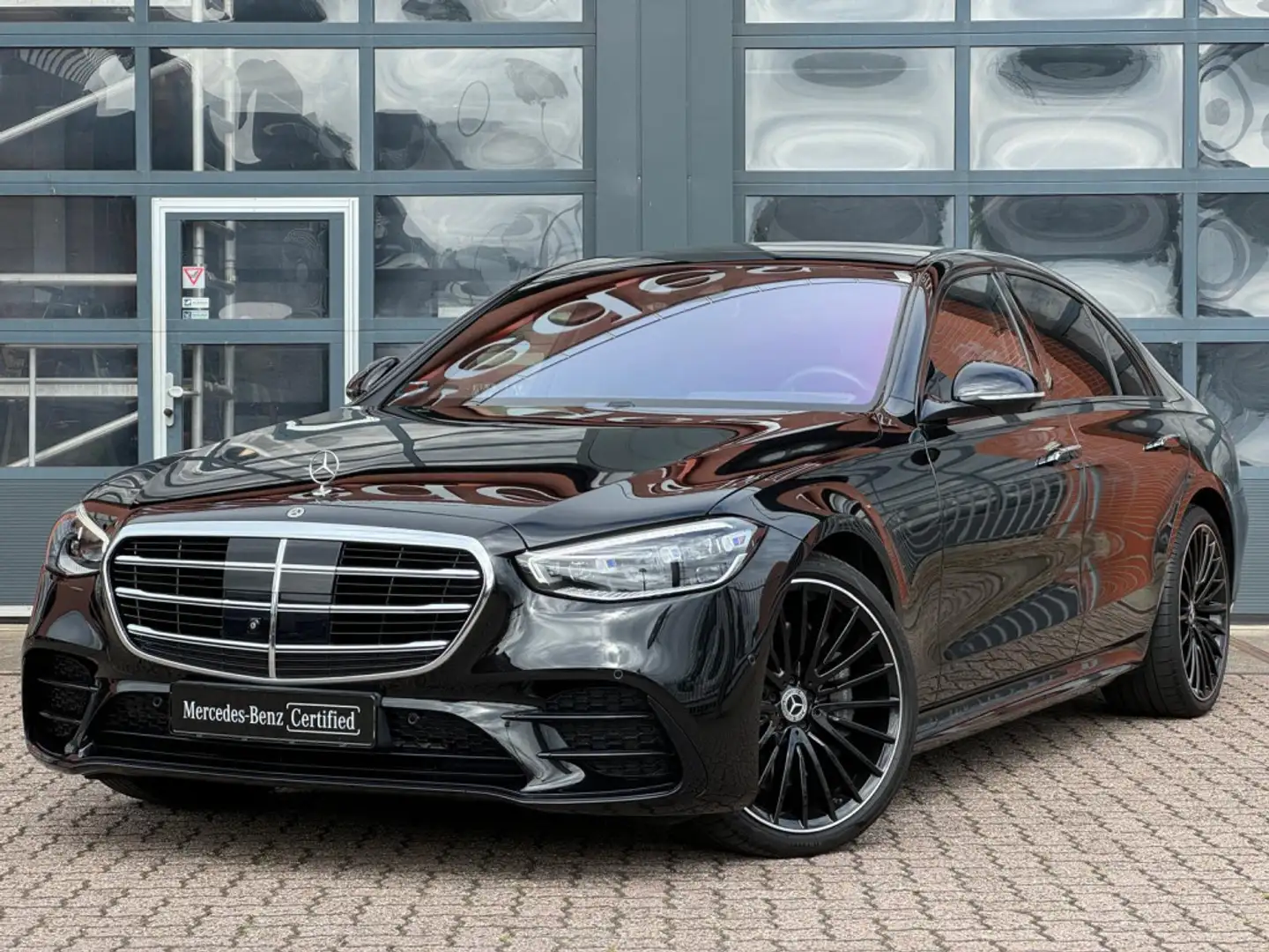 Mercedes-Benz S 450 S 4-Matic AMG Line | Premium Plus | Achterassturin Zwart - 2