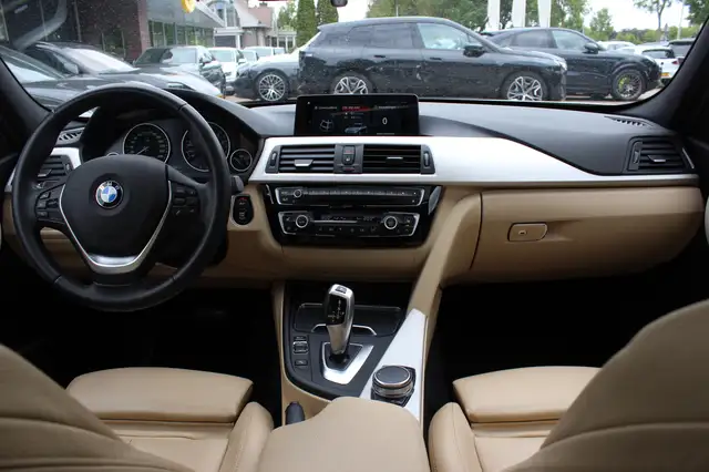 BMW 3 Series view 2