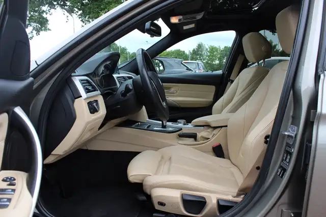 BMW 3 Series view 10
