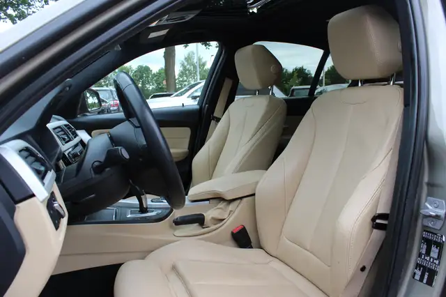 BMW 3 Series view 4