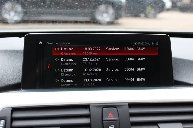 BMW 3 Series view 25