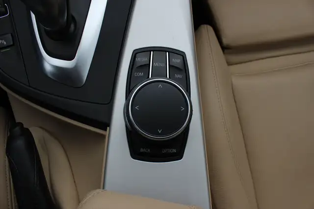 BMW 3 Series view 30