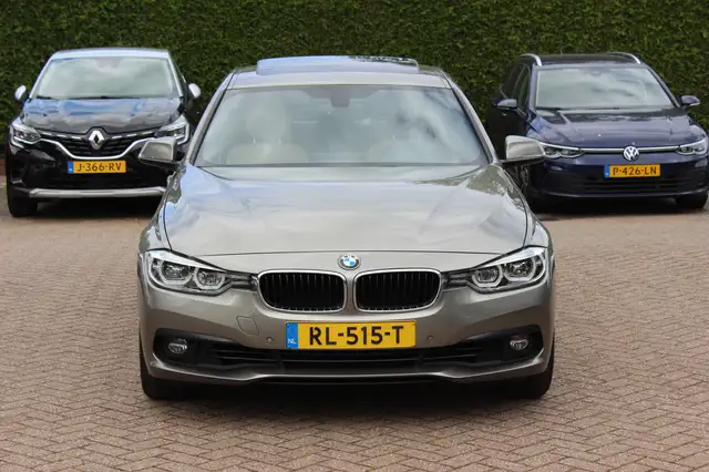 BMW 3 Series view 8