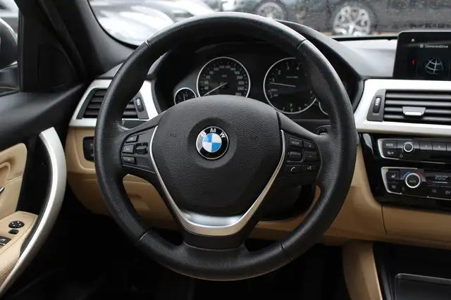 BMW 3 Series view 17