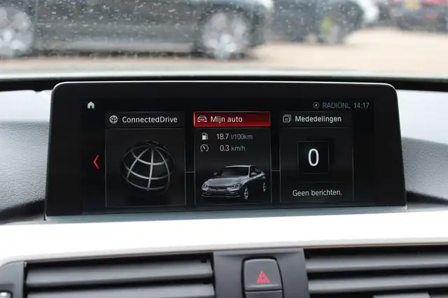 BMW 3 Series view 20