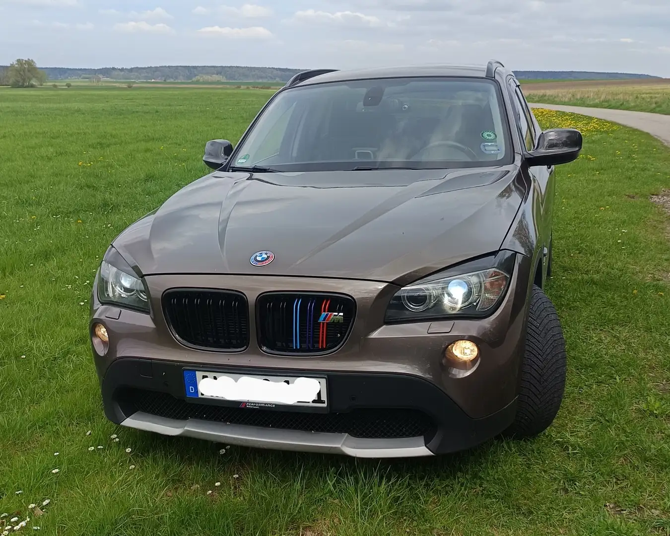 BMW X1 sDrive18i TÜV 01.2027, Xenon, 17-Alu, PDC,.... - 1