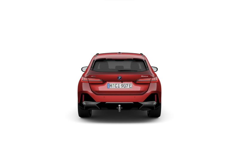 BMW 550 e xDrive M Sport Pro AHK Pano HUD B&W DA Prof PA P — photo 3