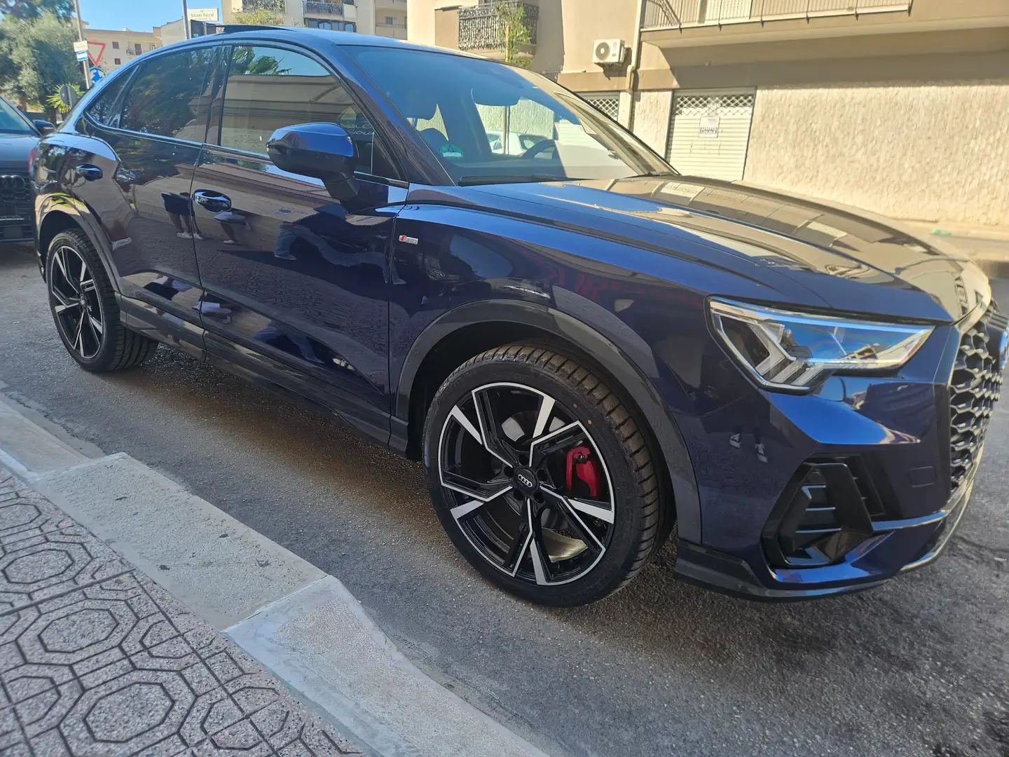 Audi Q3 Q3 Sportback 4.0 2.0 tdi S line quattro  s-tronic Blau - 1