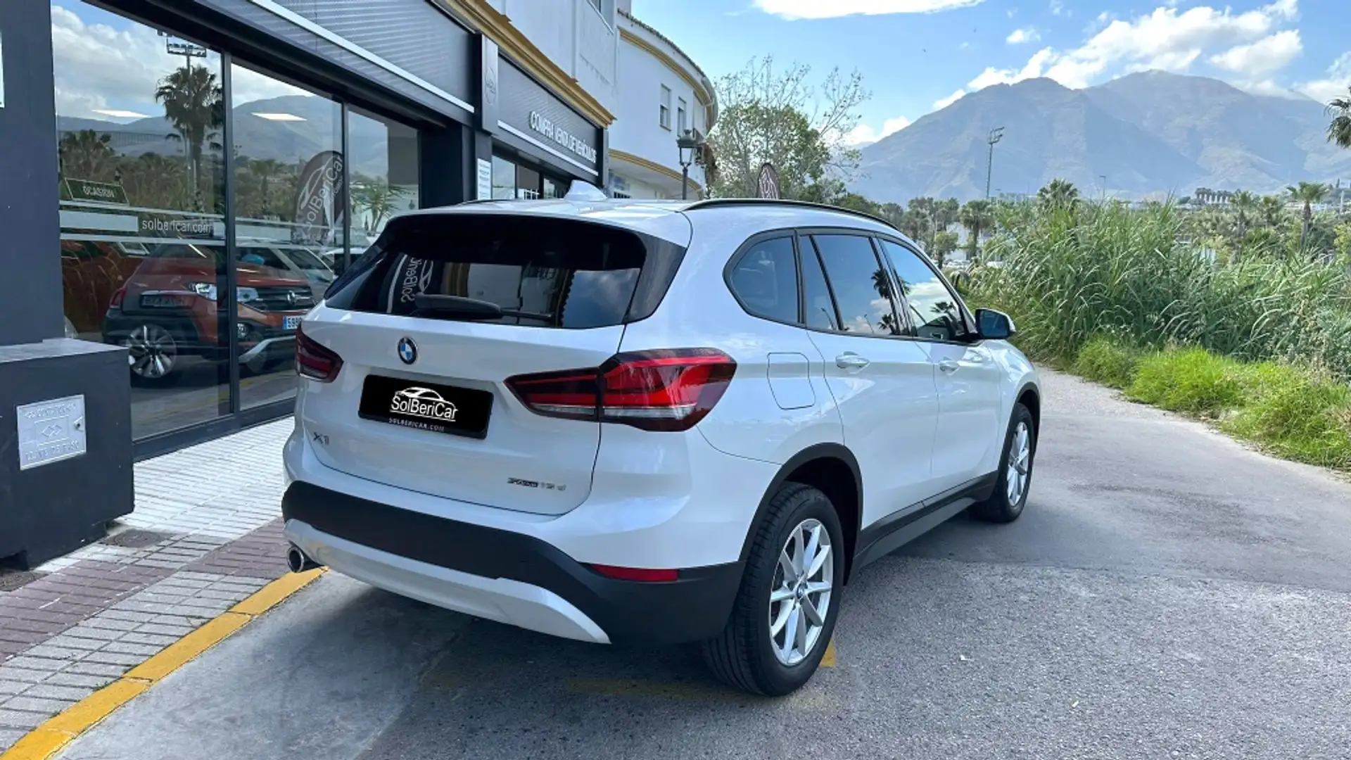 BMW X1 sDrive 16dA Business Blanco - 2