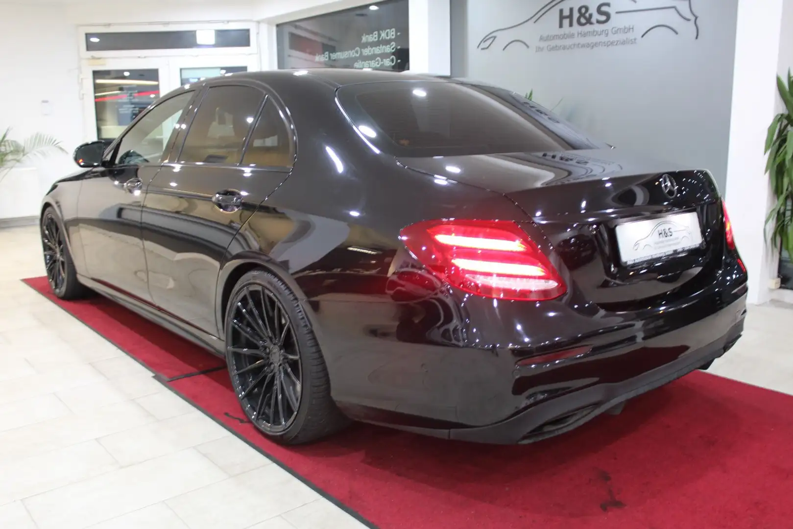 Mercedes-Benz E 400 4Matic AMG Line *ACC*Panorama*Memory*360 Kamera* Schwarz - 2