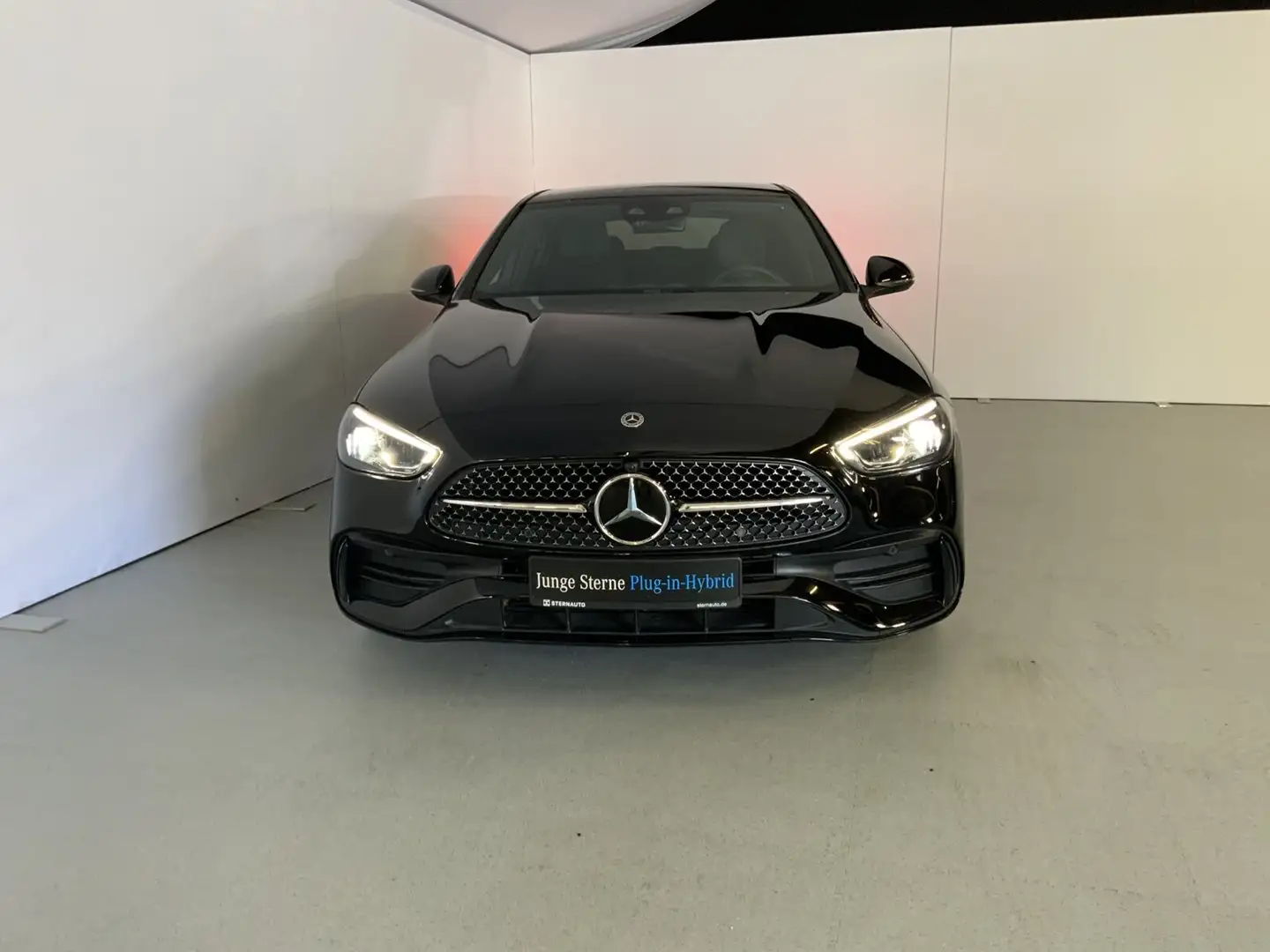 Mercedes-Benz C 400 C 400 e 4M AMG Night DISTRO Pano Sound WinterPak Чорний - 2