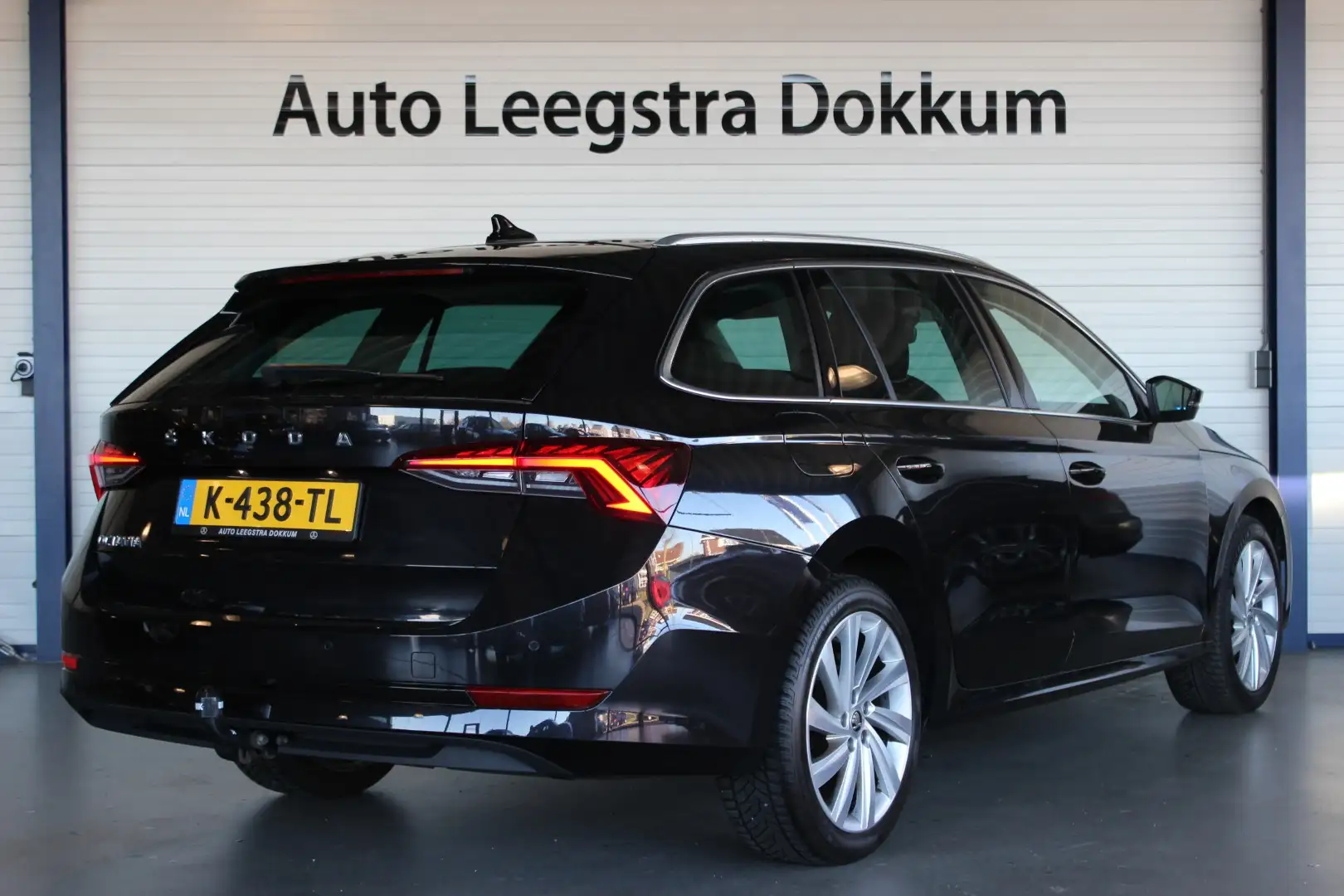 Skoda Octavia Combi 1.5 TSI First Edition Trekhaak | LED Matrix Noir - 2