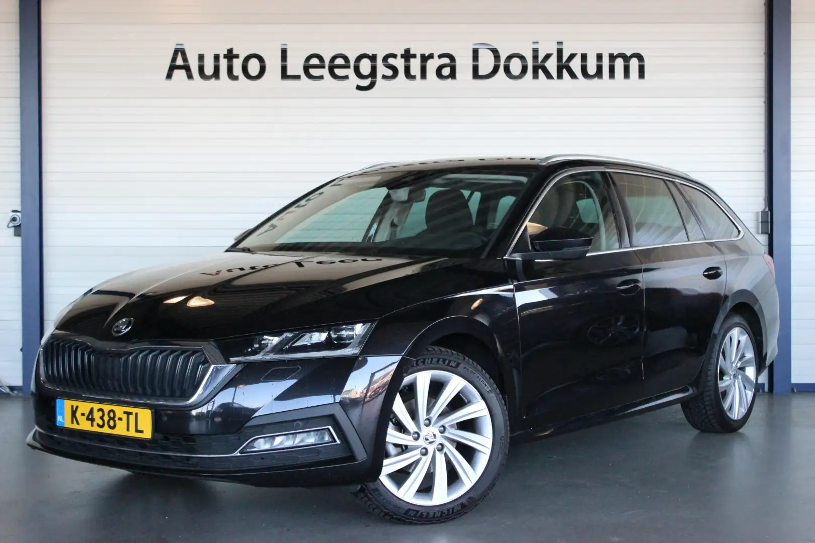 Skoda Octavia Combi 1.5 TSI First Edition Trekhaak | LED Matrix Noir - 1