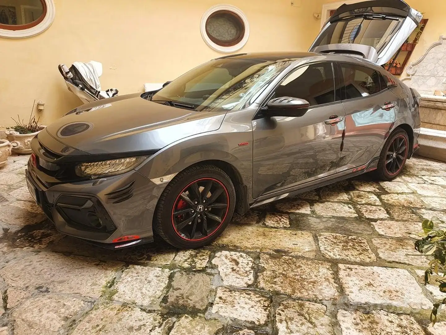 Honda Civic Civic X 2021 5p 5p 1.5 t Sport + sport plus my20 Šedá - 2