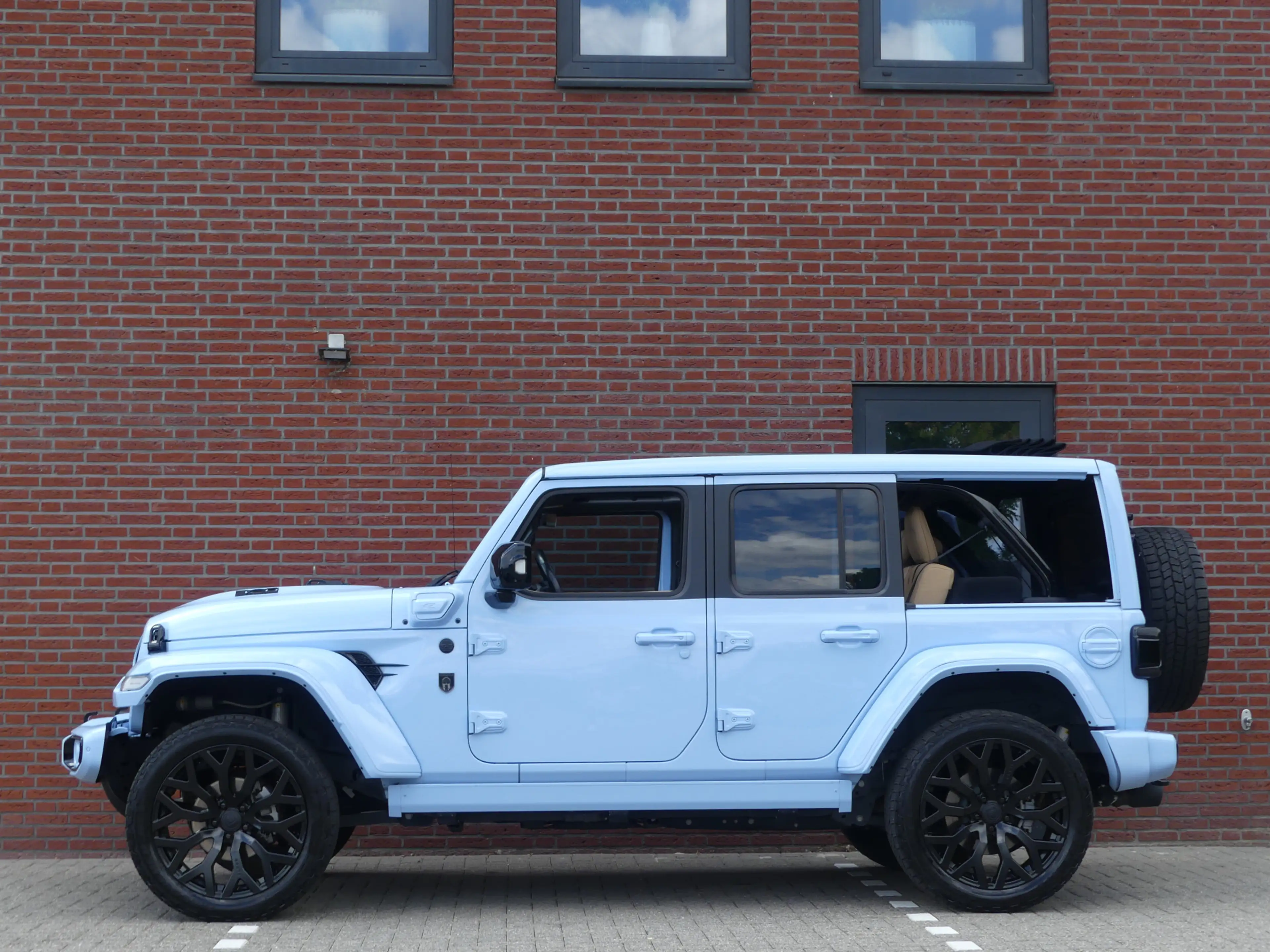 Jeep Wrangler Unlimited 4xe 380 BRUTE — photo 3