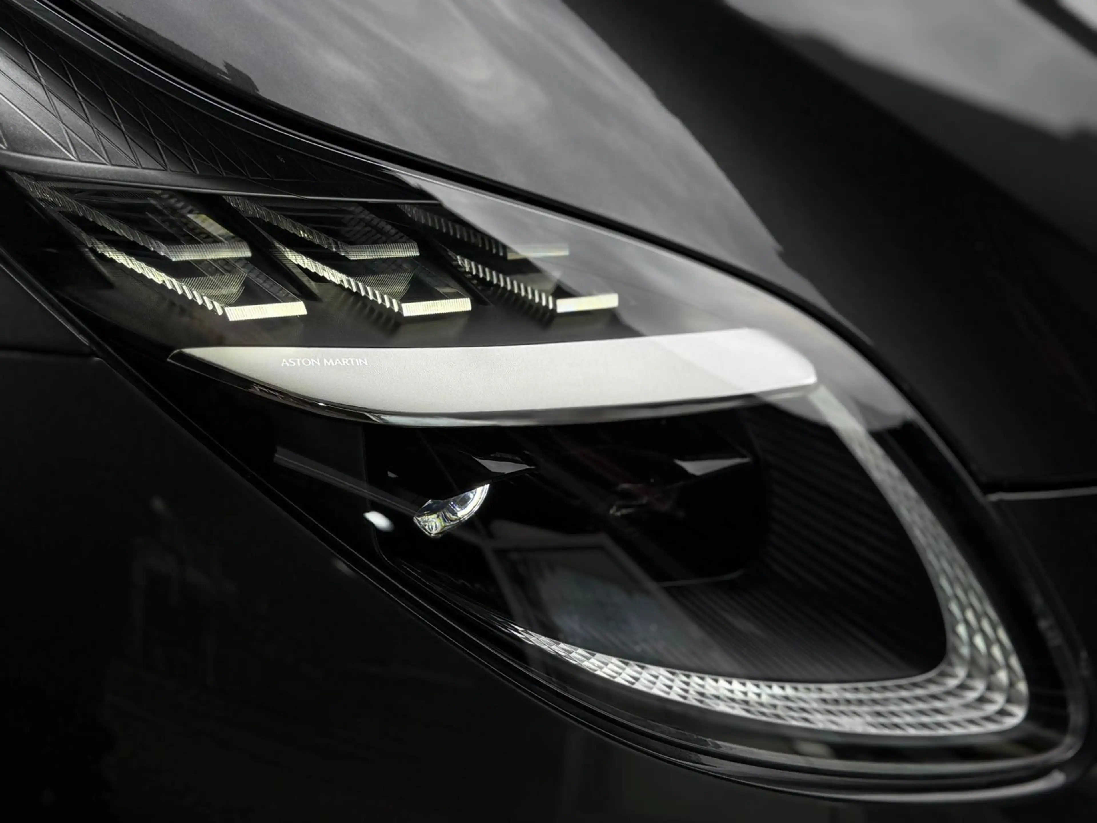 Aston Martin DB12 4.0 V8 Coupe/NP.267k/INSPIRE-SPORT/CARBON/ — photo 11