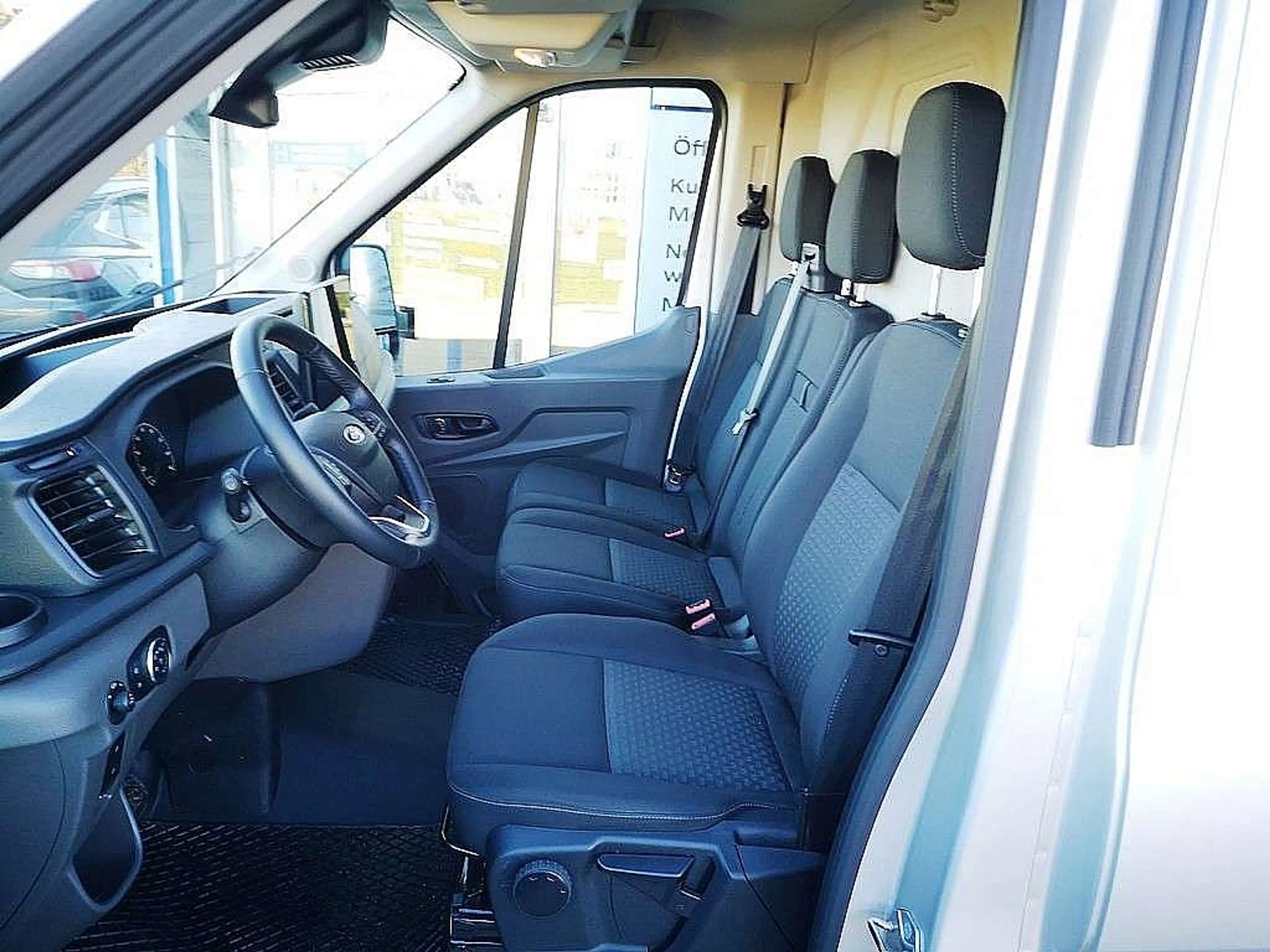 Ford E-Transit E-Transit Kasten 67kWh/135kW L3H2 350 Trend — photo 7