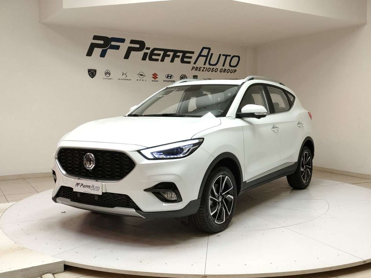 MG ZS MG ZS 1.5L MT 2WD LUXURY Dover White /