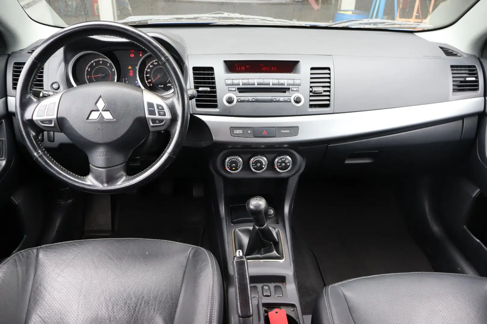 Mitsubishi Lancer Sportback 1.6 Edition Two Parkeer sensoren, Elektr Blauw - 2