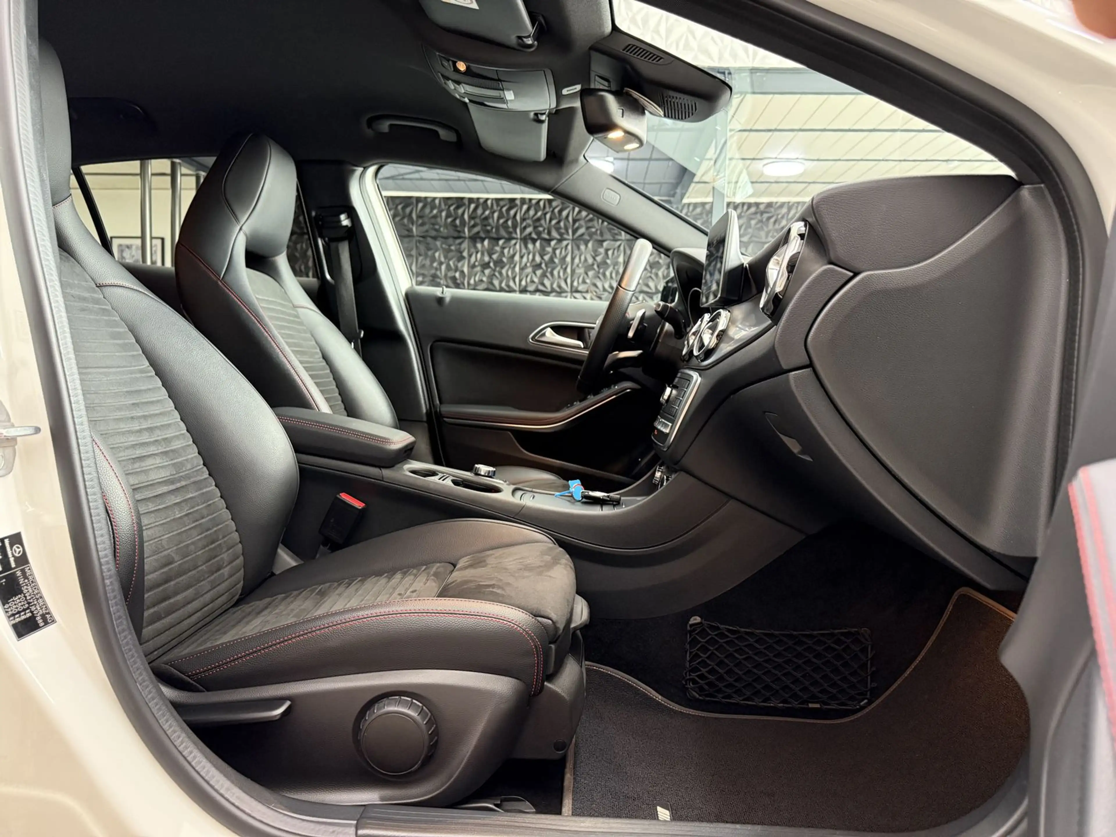 Mercedes-Benz GLA 220 GLA 220 4Matic AMG Line*NAVI*RÜCKFAHRK. — photo 12