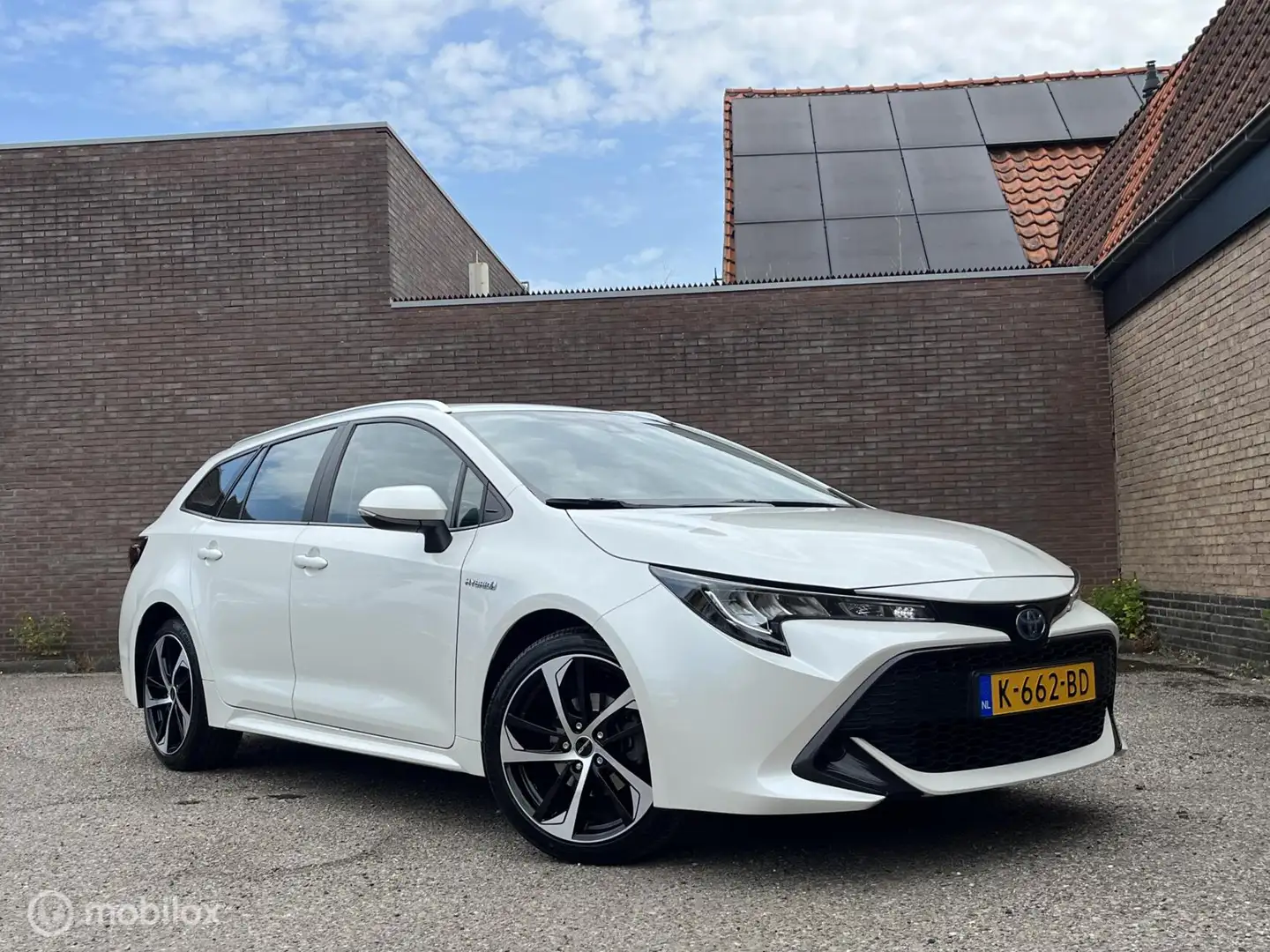 Toyota Corolla Touring Sports 1.8 Hybrid Active | Org NL Wit - 2