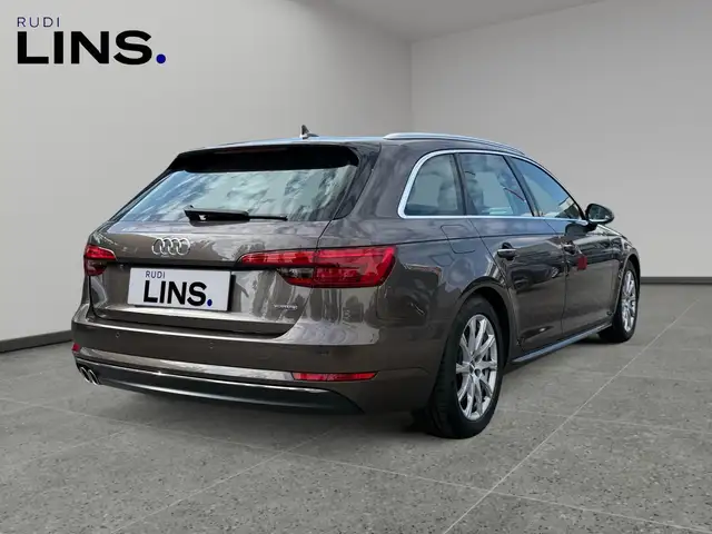 Audi A4 view 7