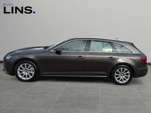 Audi A4 view 5