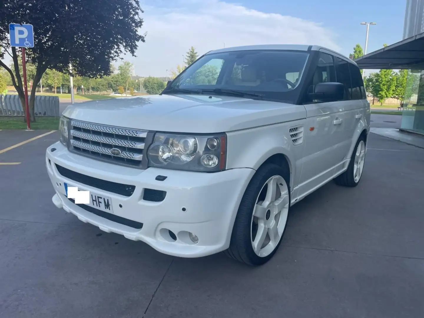 Land Rover Range Rover Sport 4.2 V8 Supercharged FE Aut. Blanc - 1