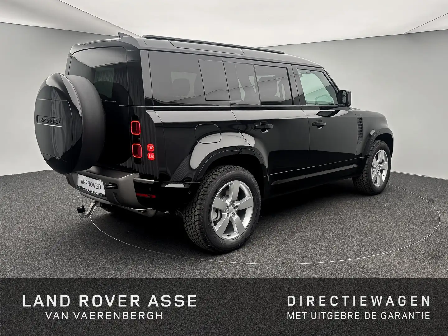 Land Rover Defender 110 P300e X-Dynamic SE Noir - 2