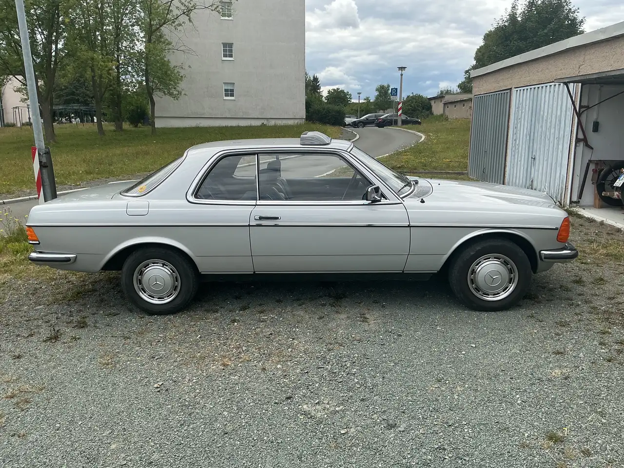Mercedes-Benz 230 Coupe, foto 4