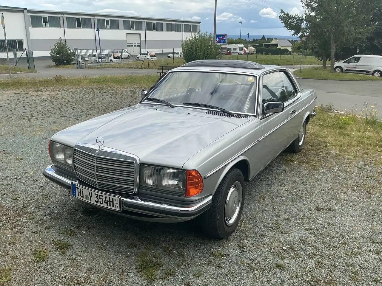 Mercedes-Benz 230 Coupe, foto 1