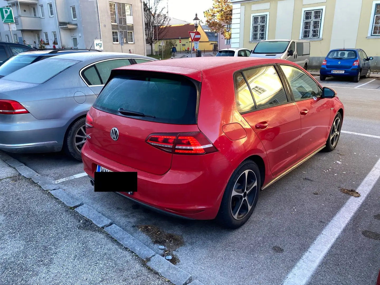 Volkswagen Golf GTD 2,0 TDI Rojo - 2