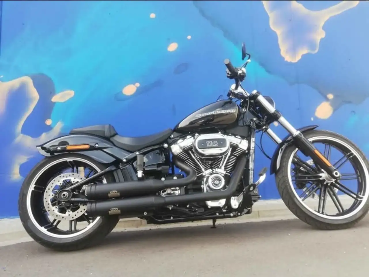 Harley-Davidson Breakout