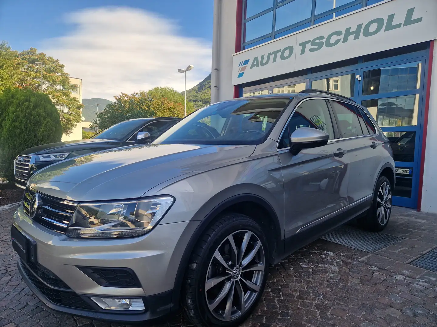 Volkswagen Tiguan 2.0 TDI 150Cv BMT DSG Comfortline 4Motion 19" PDC Argento - 1