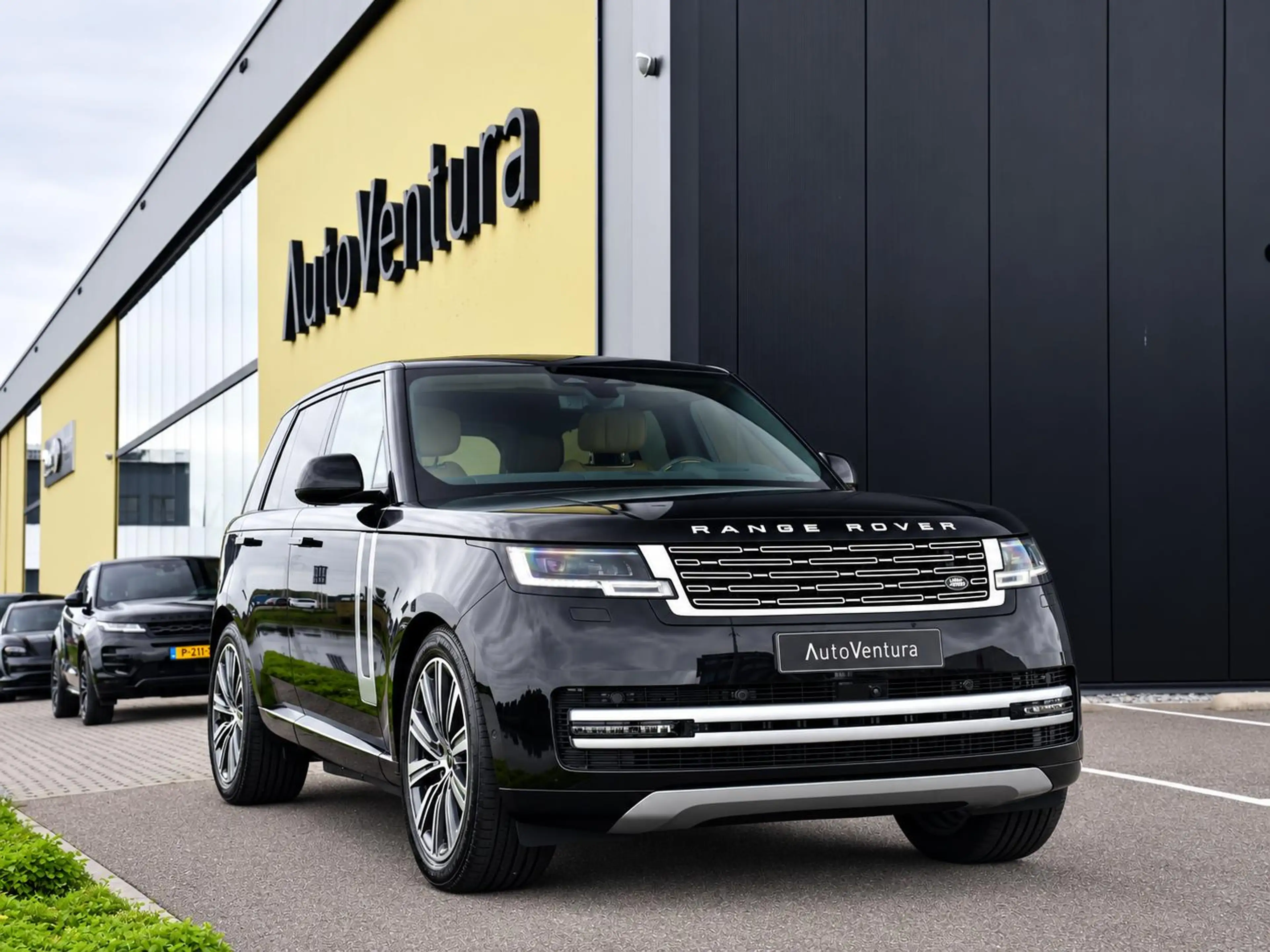 Land Rover Range Rover 3.0 P550e Autobiography PHEV l Massage l Schuif-/k — photo 3