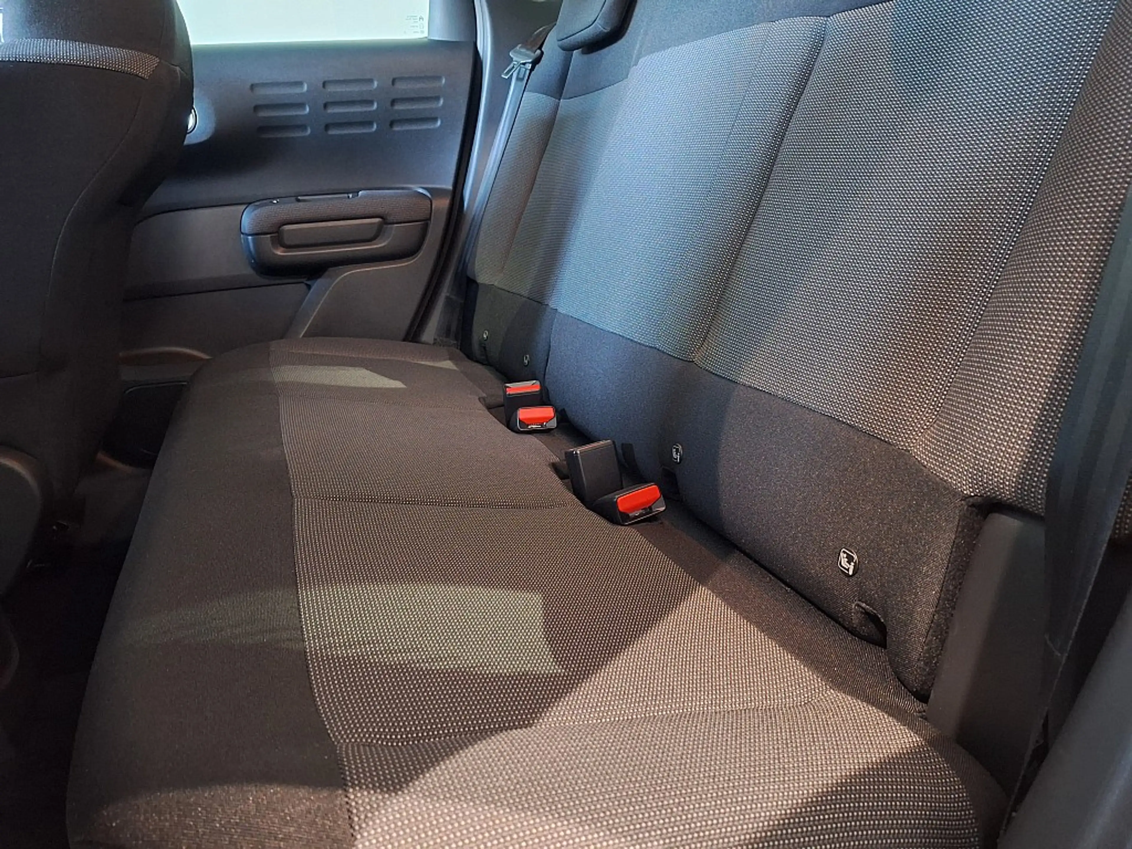 Citroen C3 Aircross PureTech130 S&S EAT6 Plus — photo 9