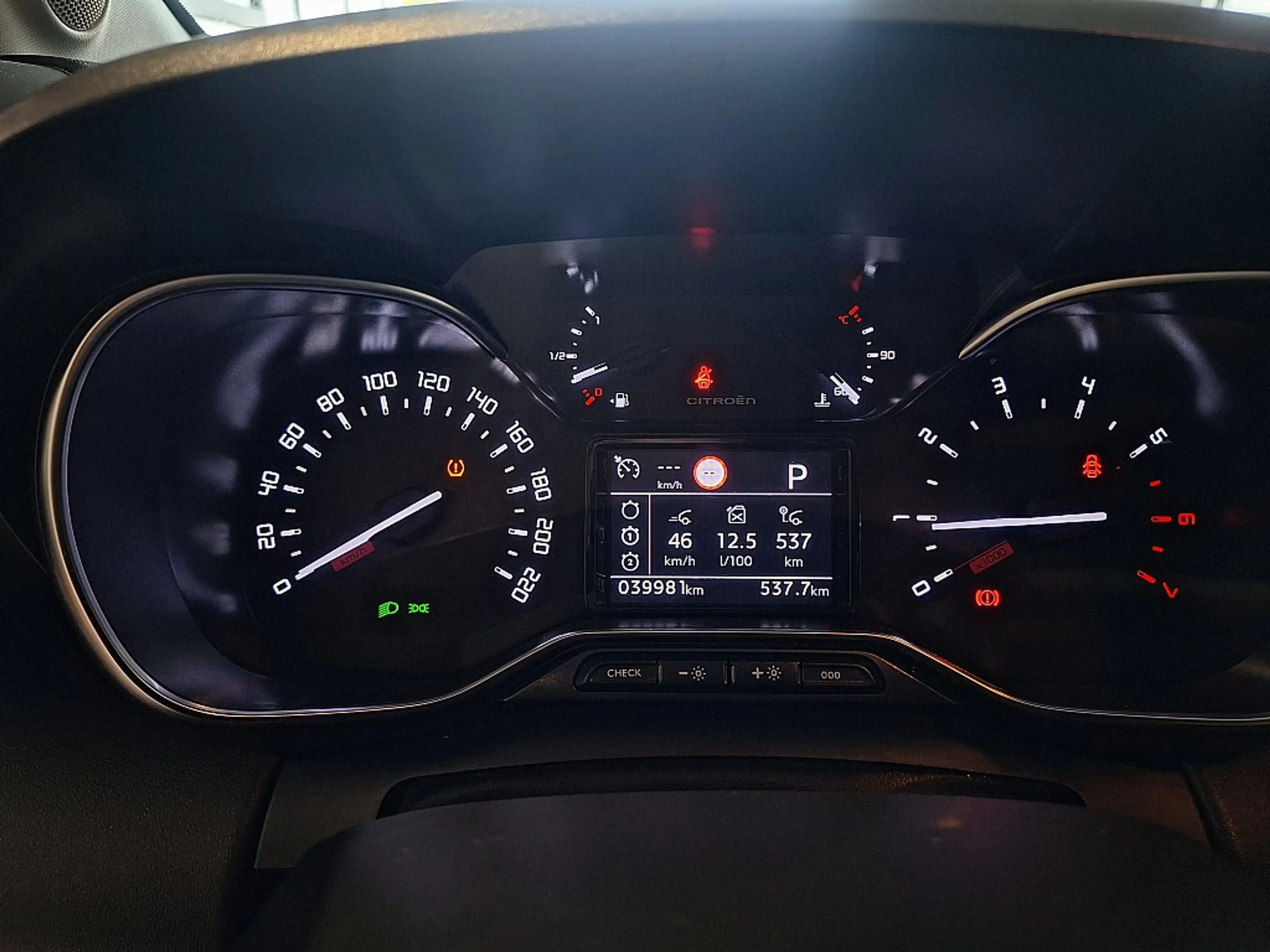 Citroen C3 Aircross PureTech130 S&S EAT6 Plus — photo 13