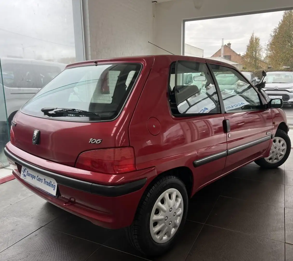 Peugeot 106 COLOR LINE 1.1 i 60CH 1ÈRE MAIN GAR 12M Rot - 2