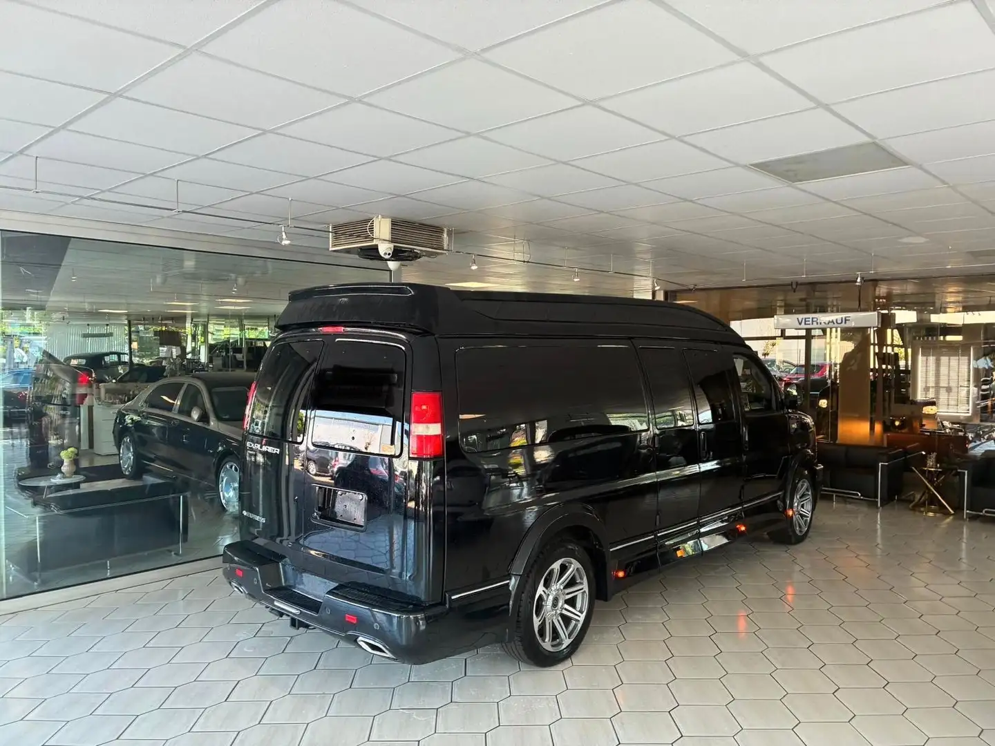 Chevrolet Express 2500- 6,0 V8 Explorer Limited.9 Sitze Schwarz - 1