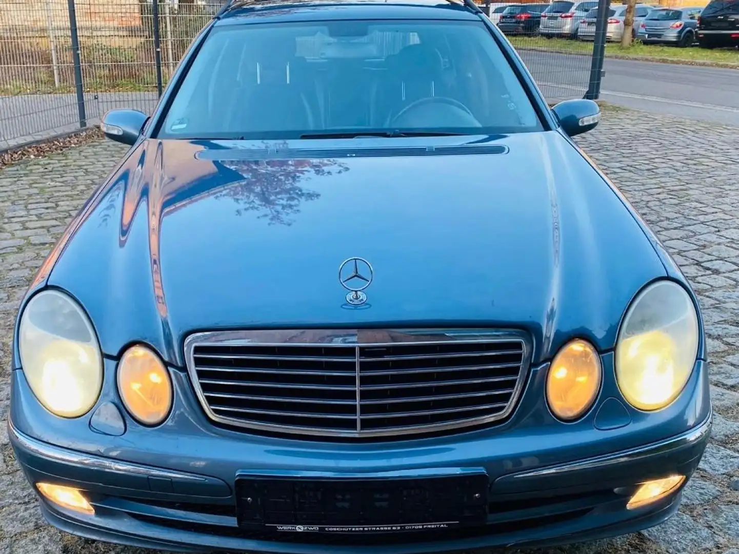 Mercedes-Benz 240 Blau - 2