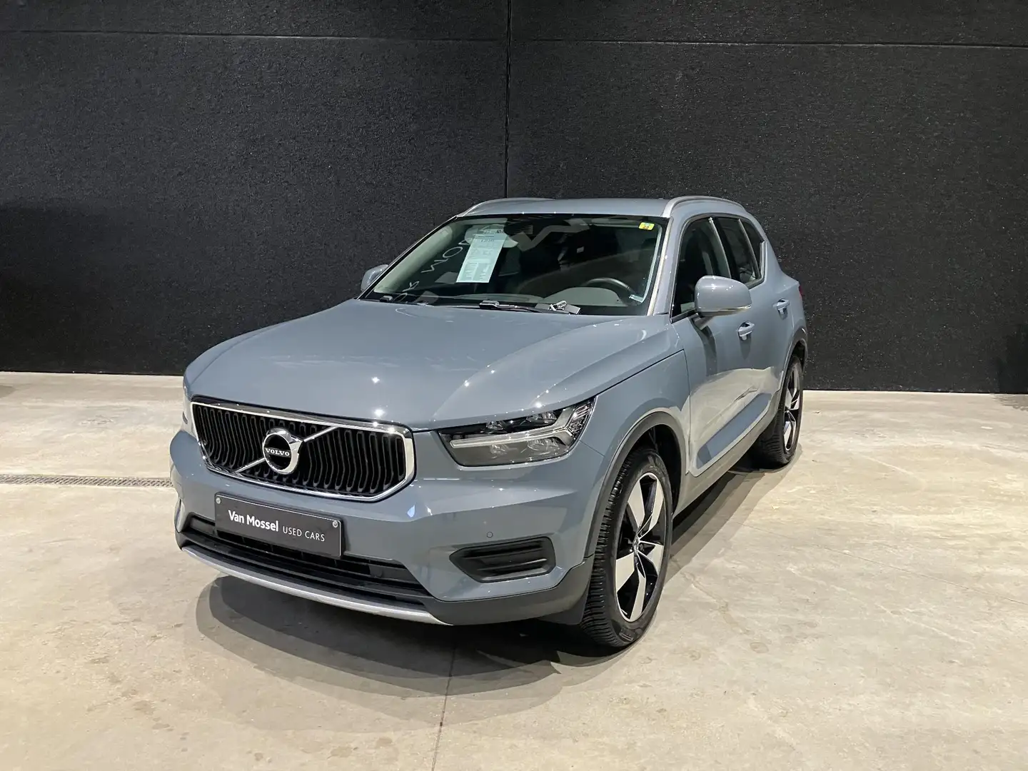 Volvo XC40 T3 Inscription TREKHAAK | LED | CAMERA | CARPLAY Grijs - 1