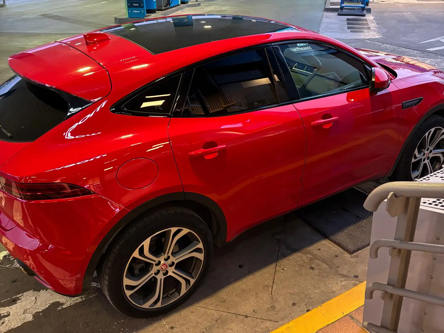 Jaguar E-Pace E-Pace 2.0 I4 R-Dynamic SE AWD Aut.249 R-DynamicSE Rojo - 1