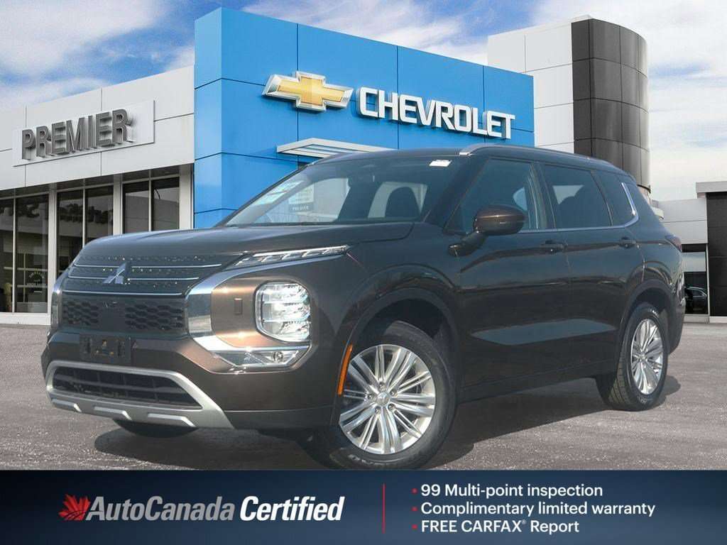 2024 Mitsubishi Outlander SE | AWD | Heated Seats | 3rd Row | Wireless Charg
