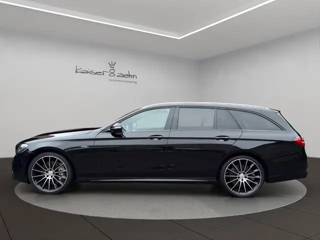 Mercedes-Benz E Class view 2