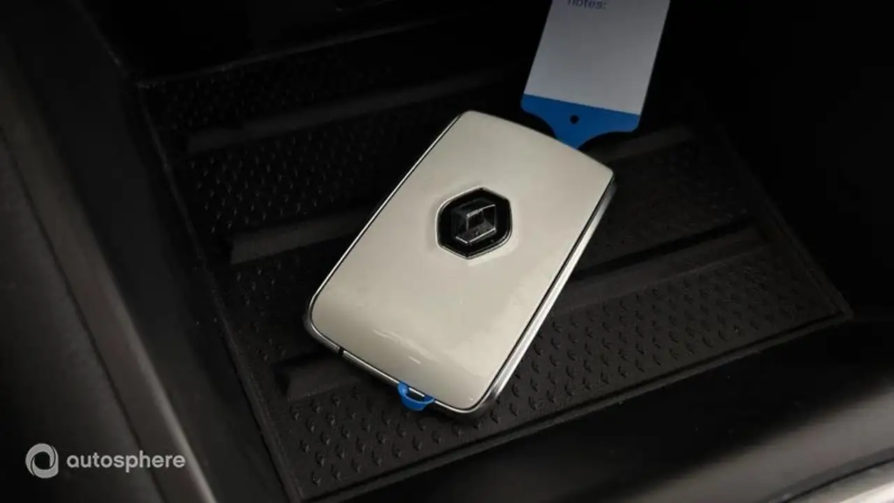 Renault Captur — photo 16