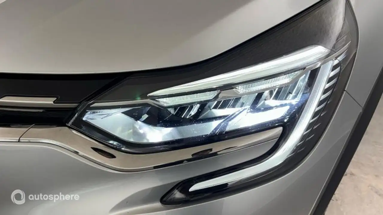 Renault Captur — photo 17