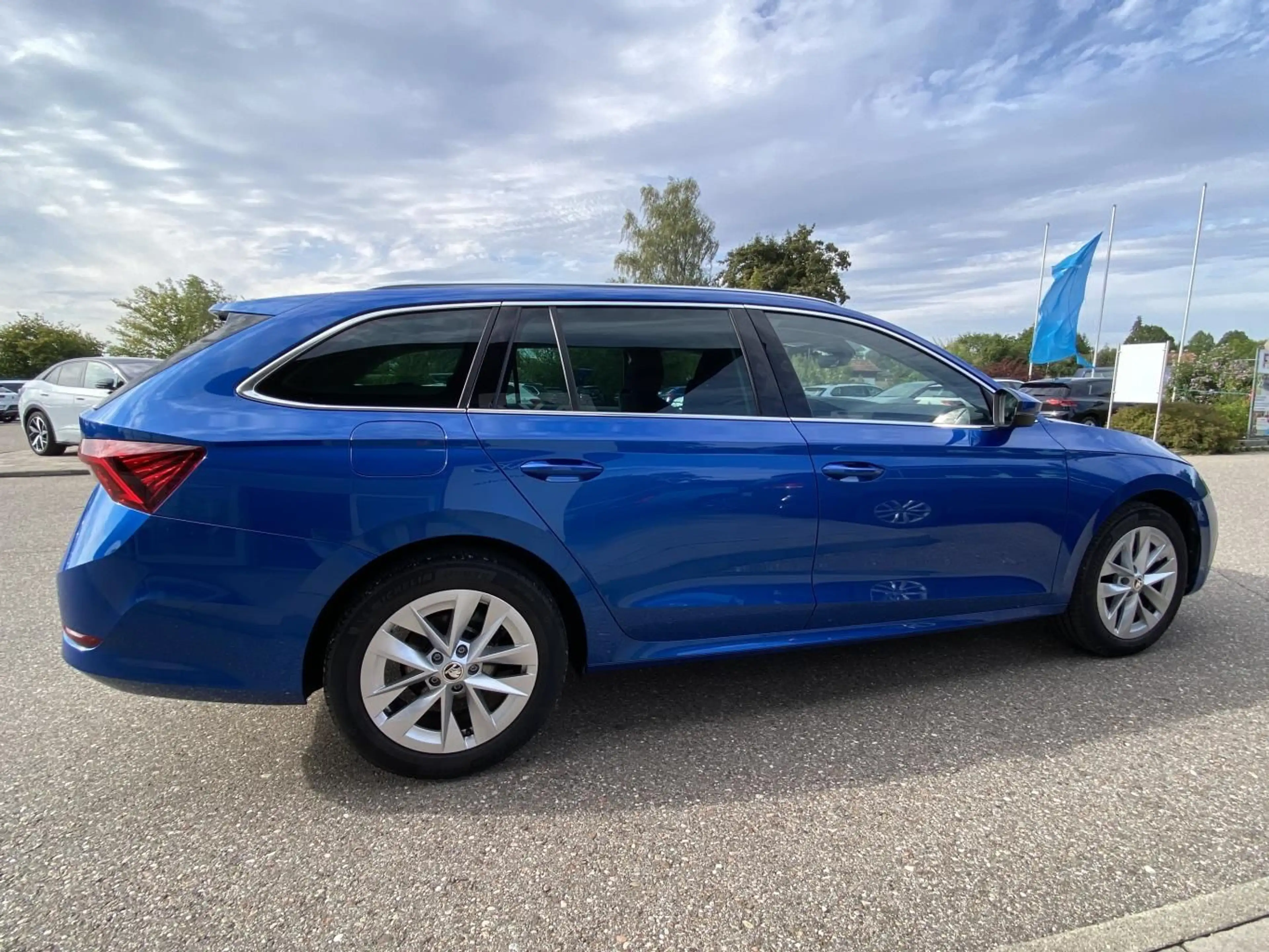 Skoda Octavia Combi 2.0 TDI DSG Style AHK+HEAD-UP+SMAR — photo 5