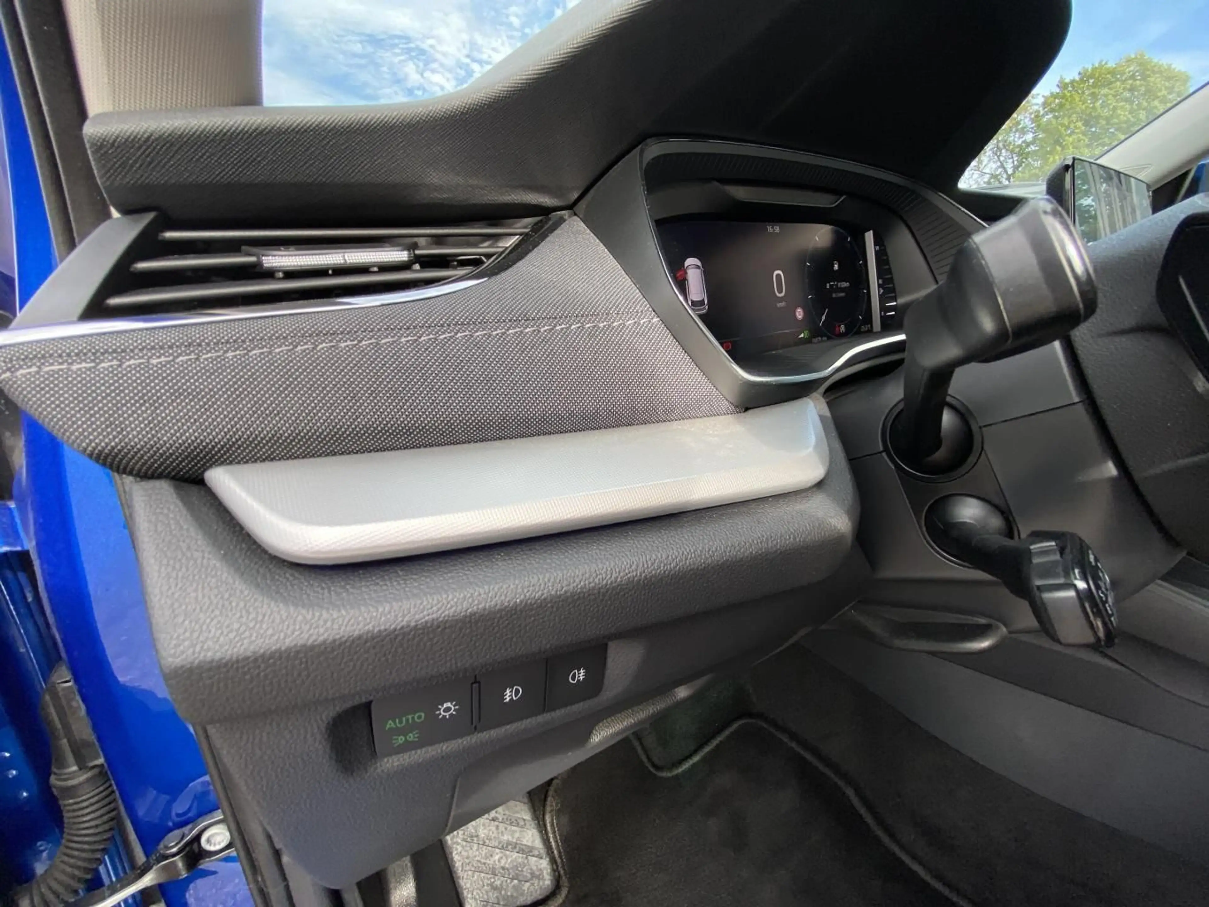 Skoda Octavia Combi 2.0 TDI DSG Style AHK+HEAD-UP+SMAR — photo 10