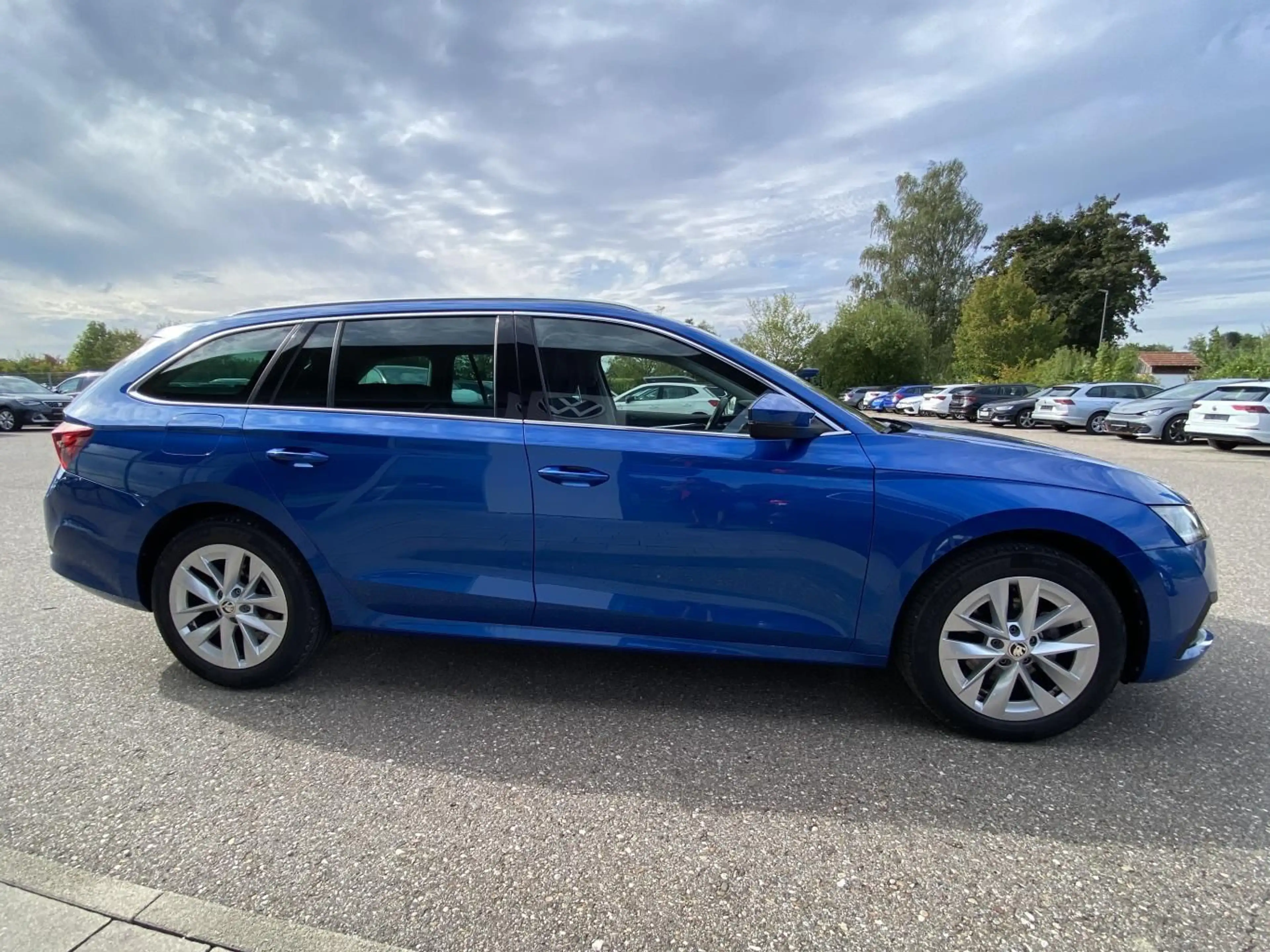 Skoda Octavia Combi 2.0 TDI DSG Style AHK+HEAD-UP+SMAR — photo 6
